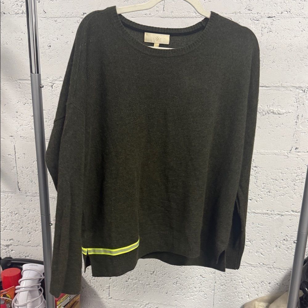 Dark Green Sweater with Neon Accent Long Sleeve Cashmere Sweater Size Large